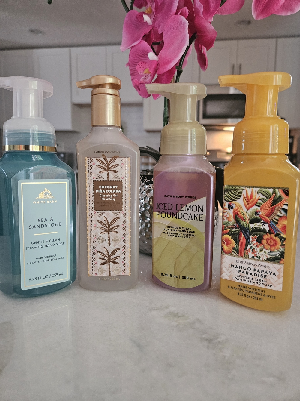 1 Bath & Body Works Hand Soap (Choose Scent)